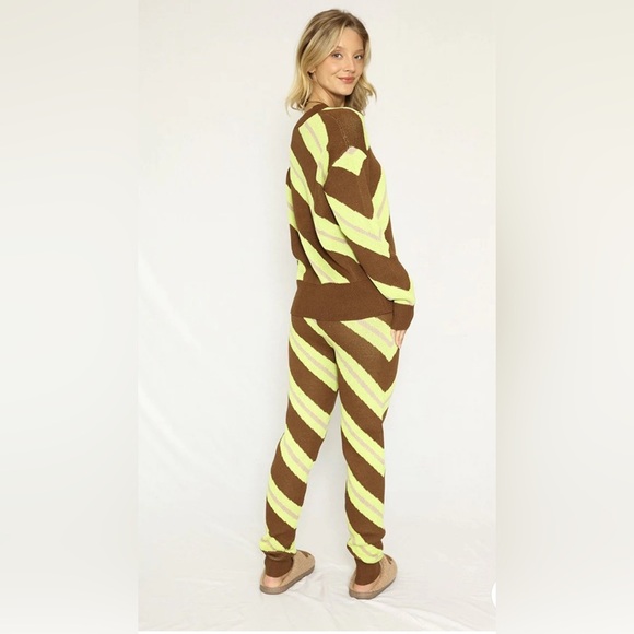 NWOT Miss Sparkling Stripe Sweater Set - Picture 1 of 7